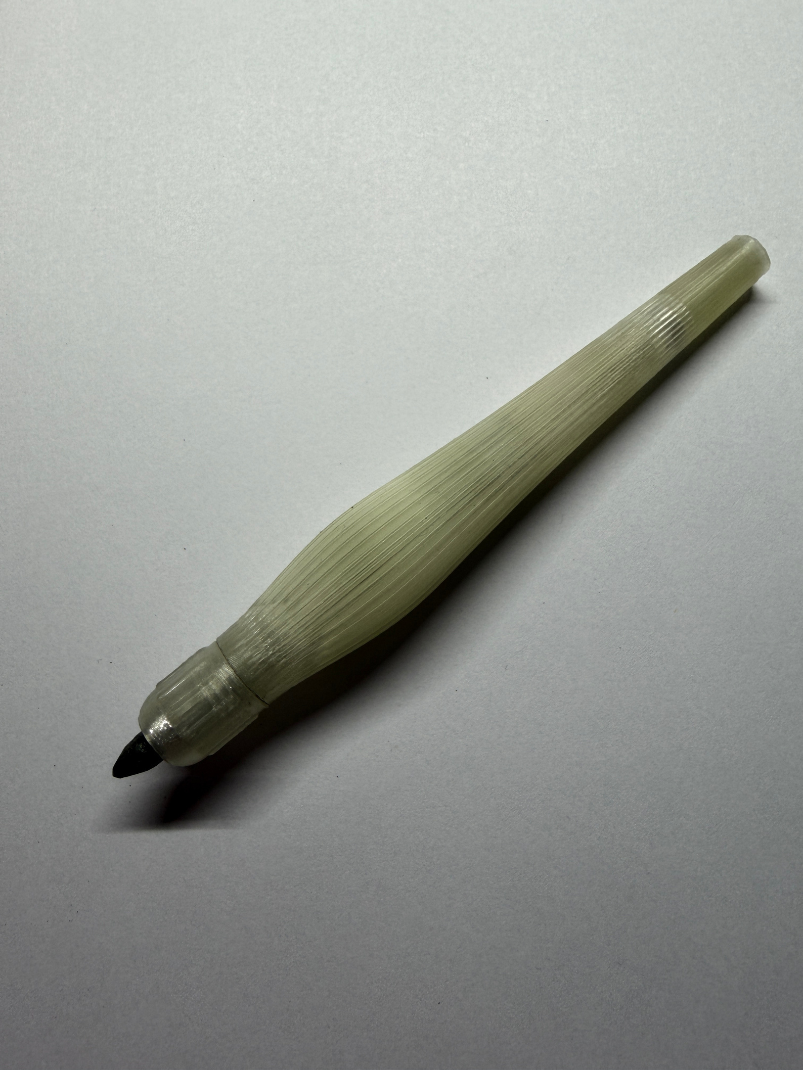 Portaminas completo inspirado en pliegues de papel