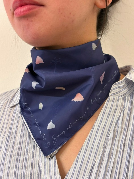 Pañuelo usado en el cuello